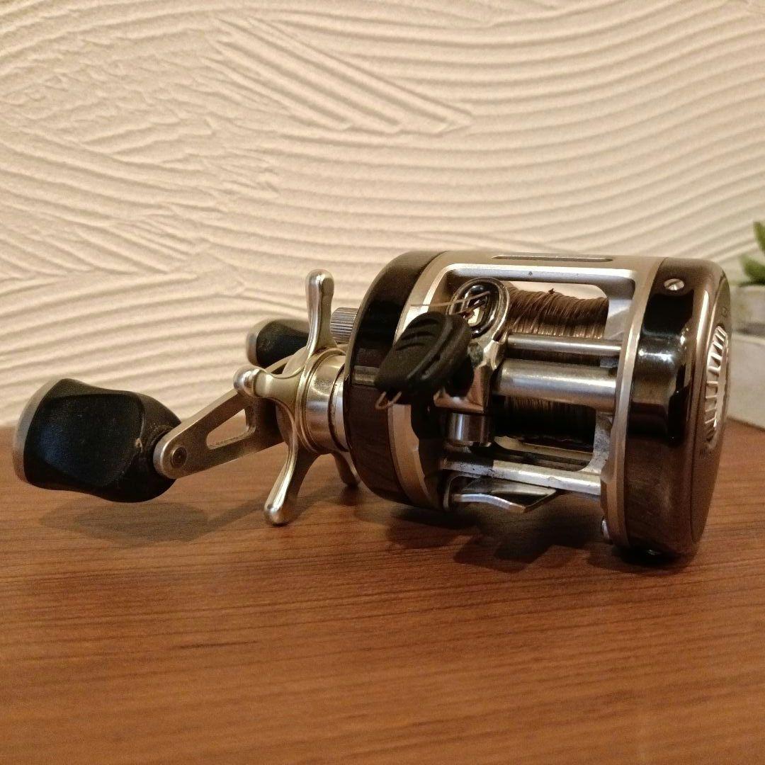 RYOBI　バリウス VARIUS　F200