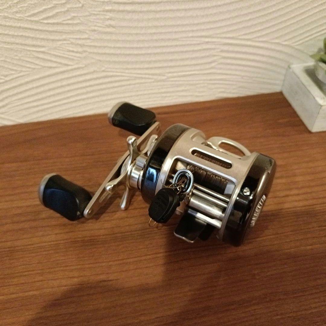 RYOBI　バリウス VARIUS　F200