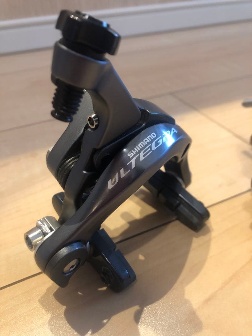 シマノULTEGRA BR-6800 アルミ・カーボンシュー付 美品かと。