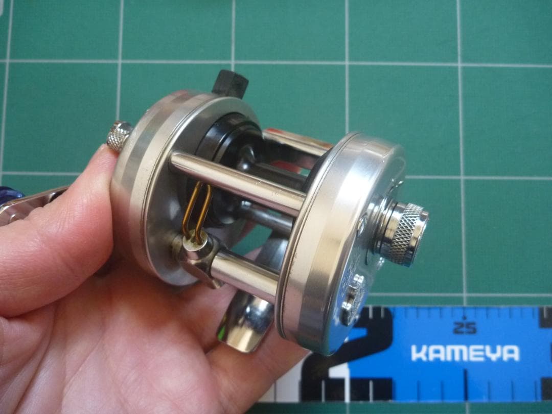 アブガルシア　アンバサダー2500CIAR　フットナンバー040006