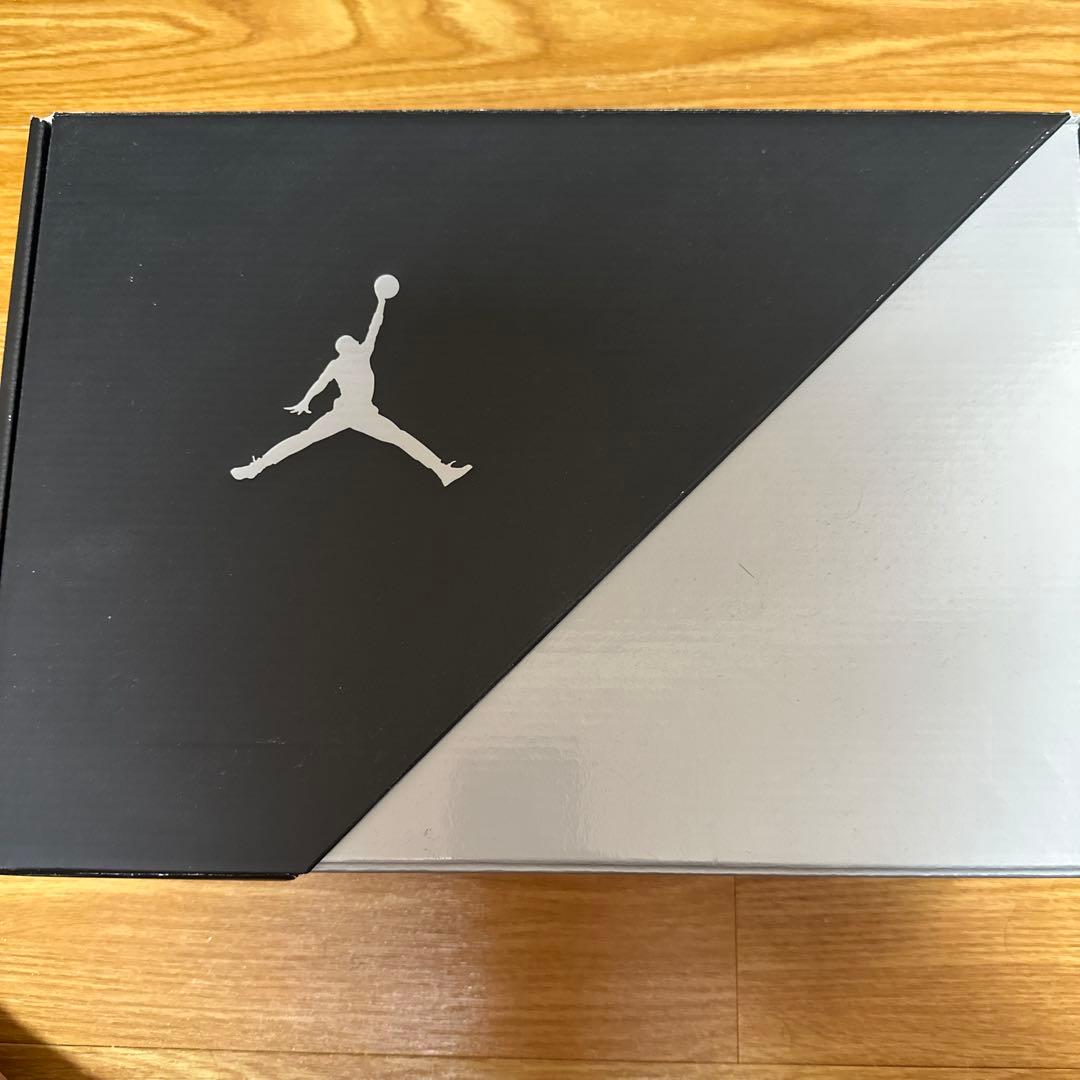 【新品】Air Jordan 11 Retro ブラック/ホワイト