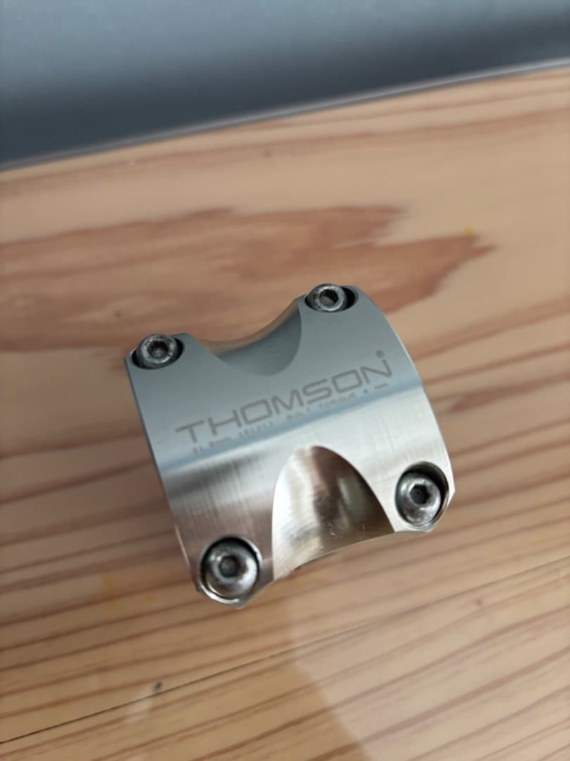 THOMSON Elite X4 ステム（0°×40mm×31.8mm）