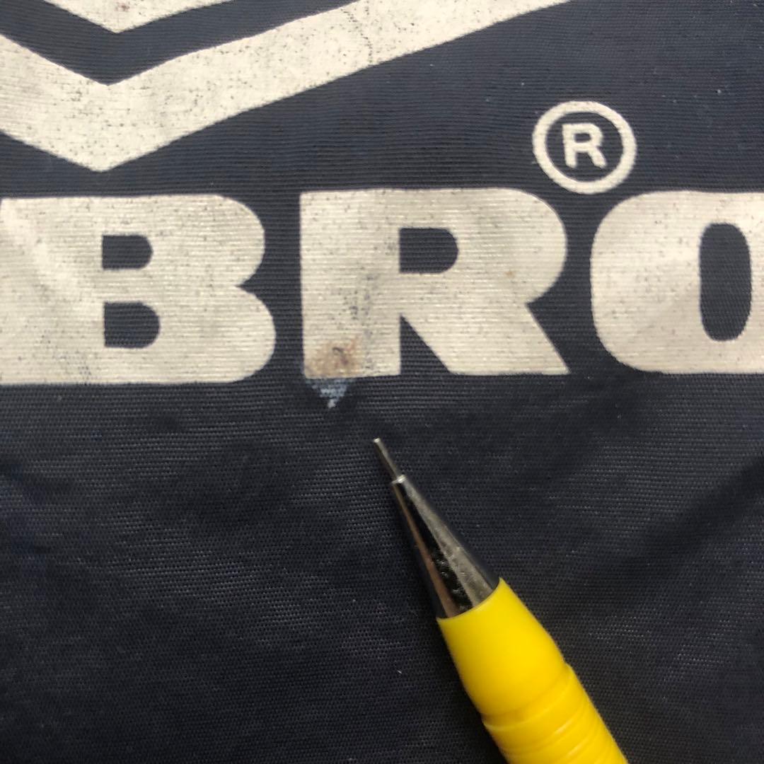 UMBRO アンブロ　Sサイズ ナイロンハーフジップパーカー　ミシガンカラー