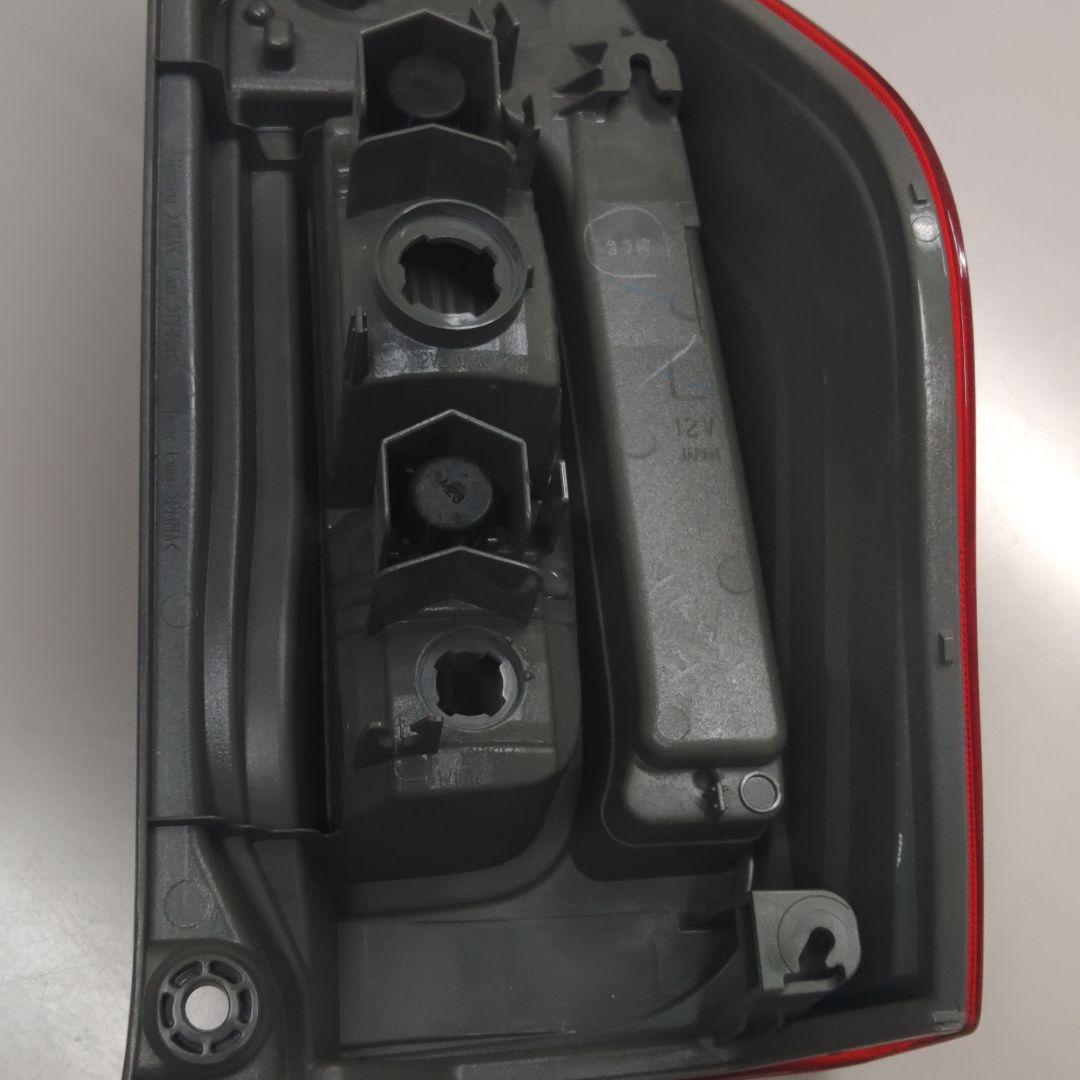 ダイハツLA600s　タント左テールランプ