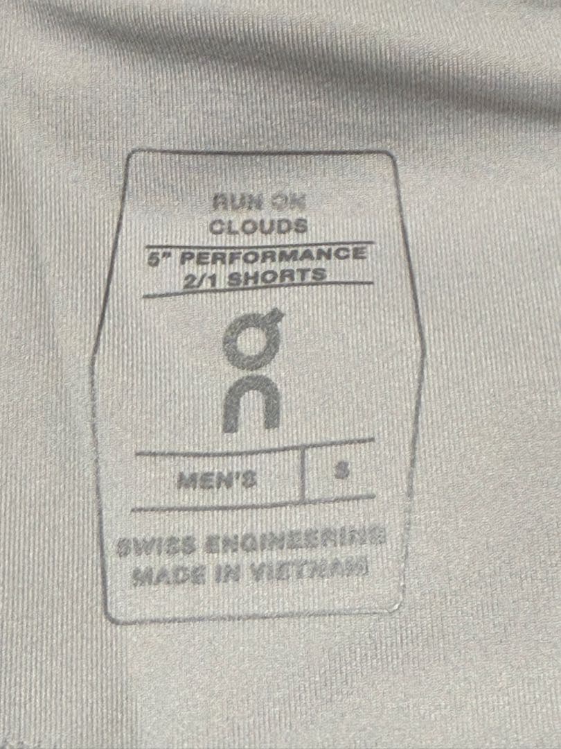 On ホワイト ショートパンツ