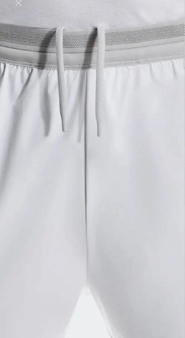 On ホワイト ショートパンツ