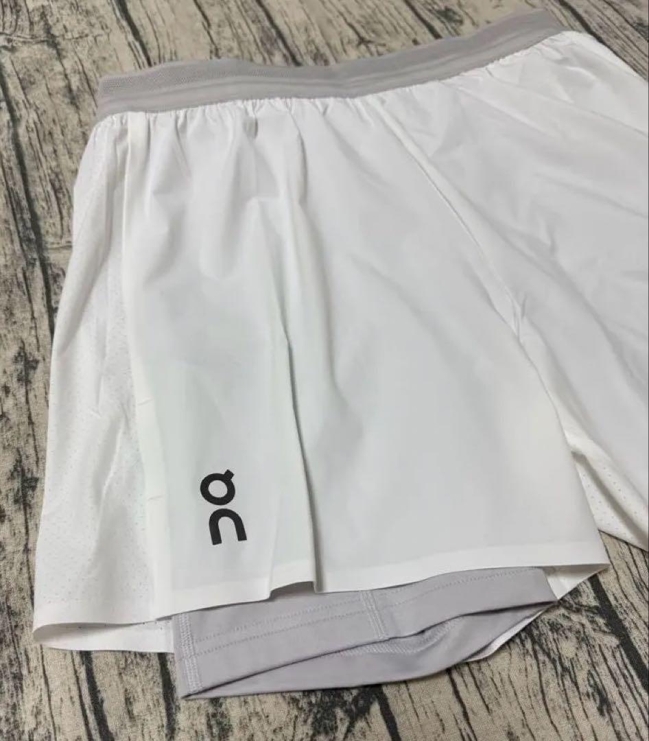 On ホワイト ショートパンツ