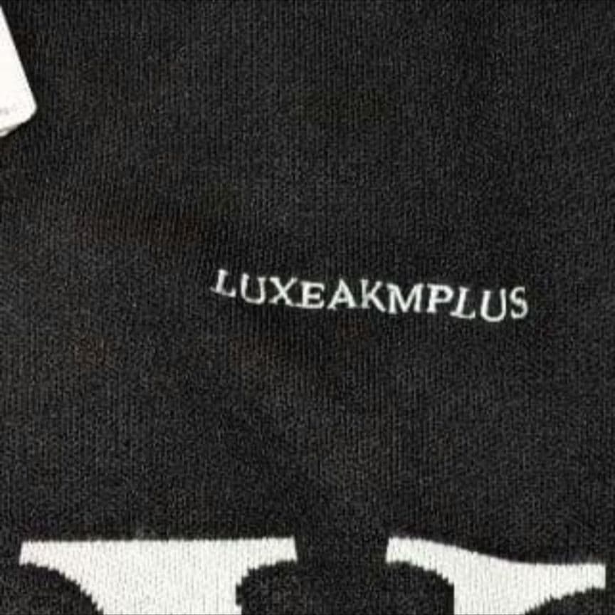 【新品】LUXEAKMPLUS ビッグロゴモックネックニット XLサイズ