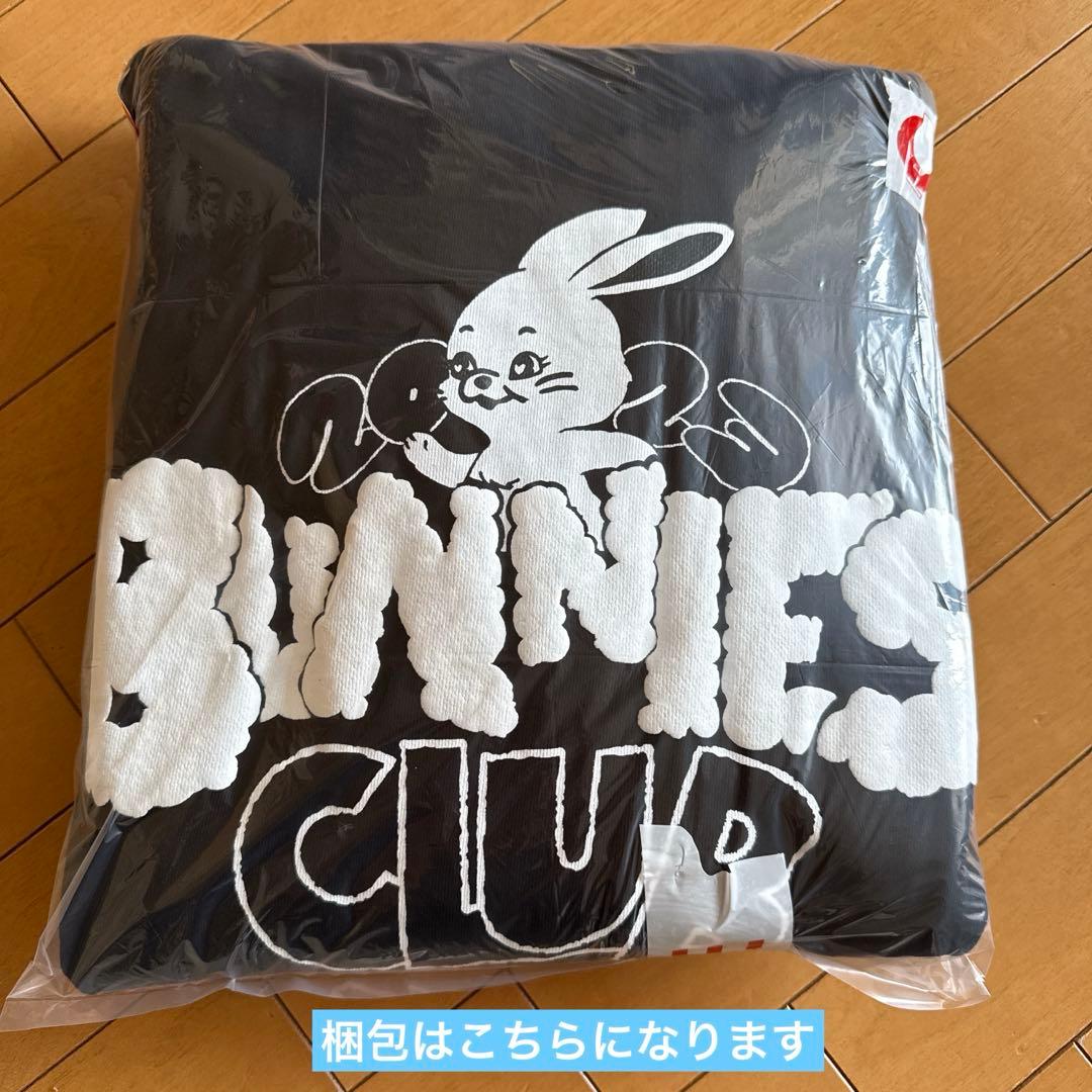 NewJeans BunniesClub パーカー　ステッカー付き　Lサイズ