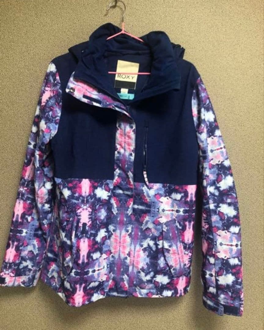 pandaごはんだ出品、ROXY フード付きジャケット 女性用