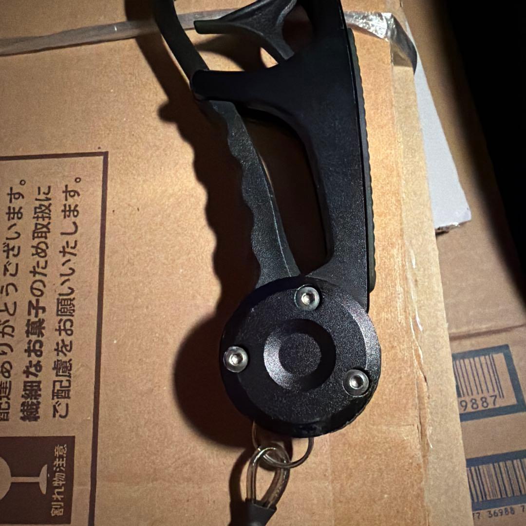 マズメ　ライフジャケット　(メジャー、フィッシュグリップ、プライヤー付き)