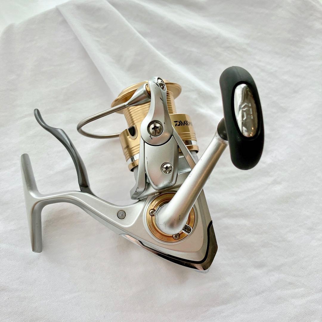 【中古品】DAIWA スピニングリール トライソ TRISO 2500DLB
