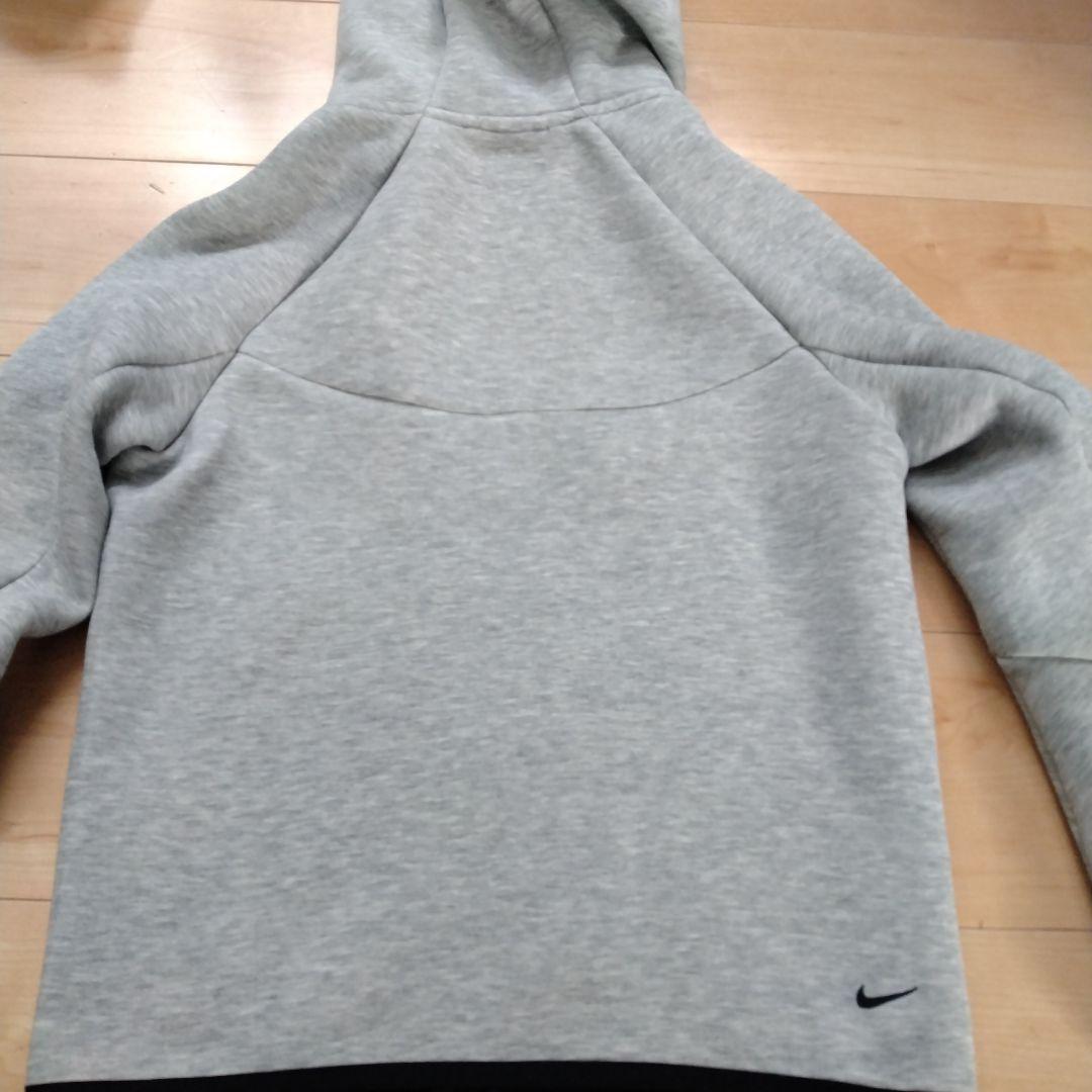 Nike　テックフリース　ジュニアМ　グレー