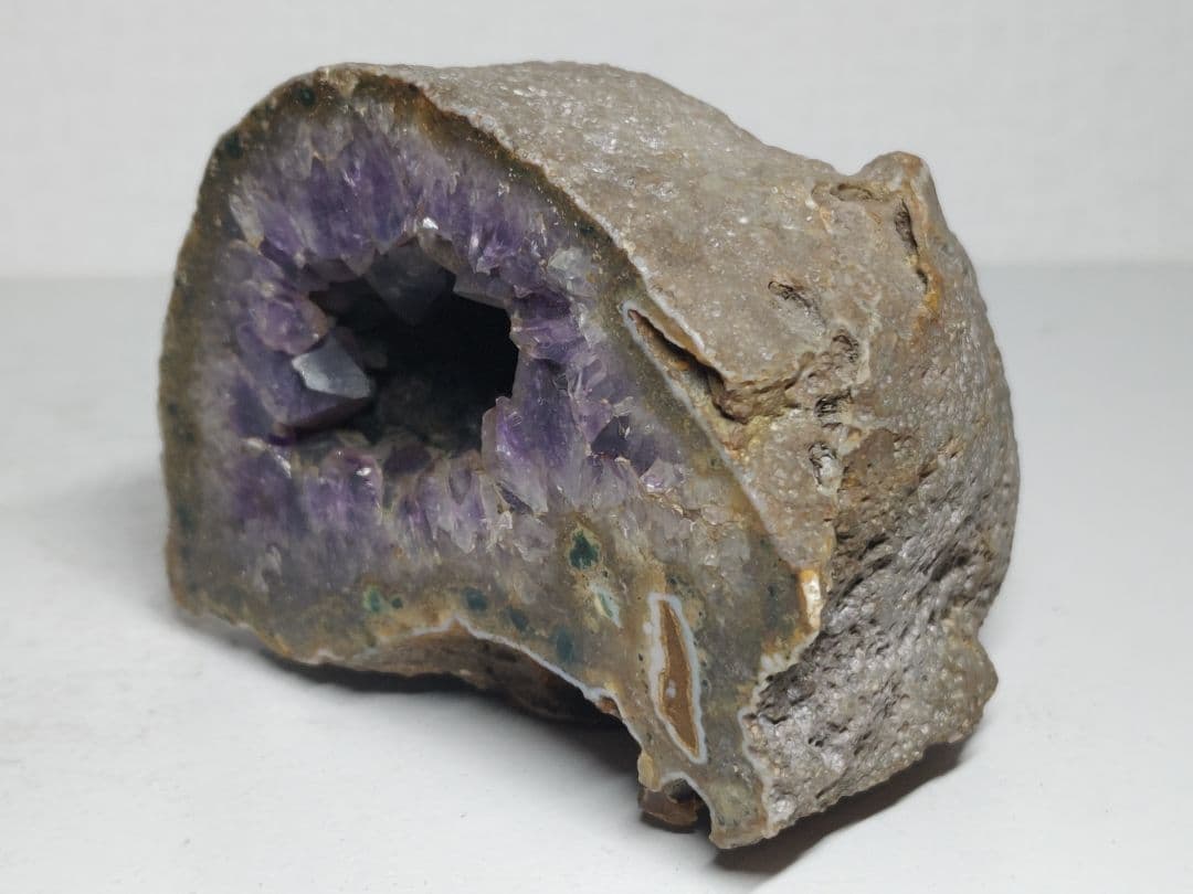 ジオード 1kg アメジスト 水晶 原石 鑑賞石 自然石 誕生石 鉱物 鉱石