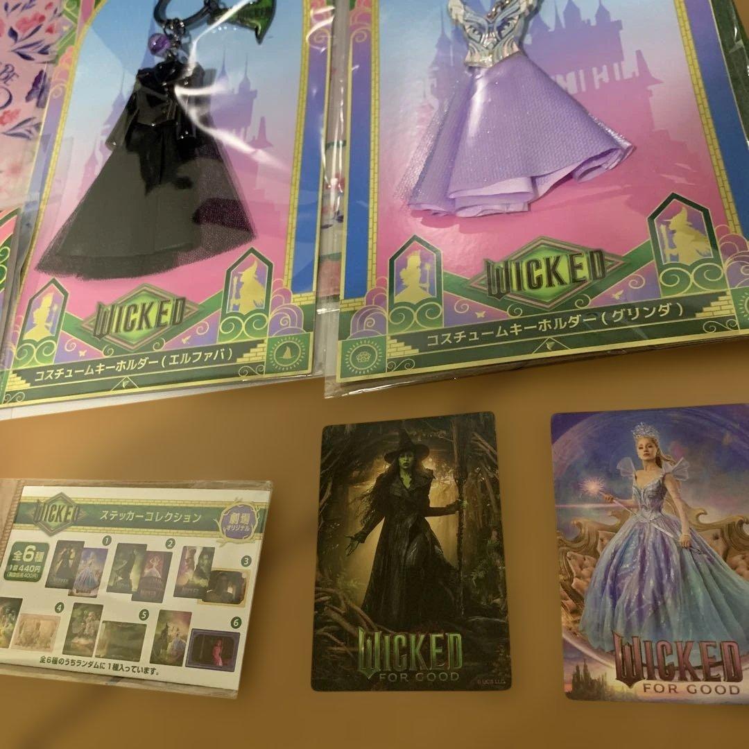WICKED 永遠の約束　スカーフ　キーホルダー　ステッカーセット　新品未開封