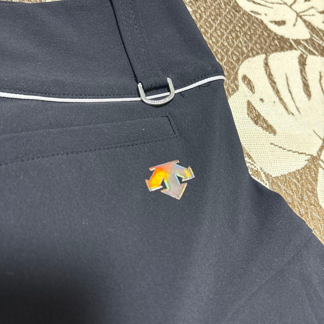 【デサントゴルフ】LUXEコレクション　裾ロゴ変形フレアスカート　インナー付　M