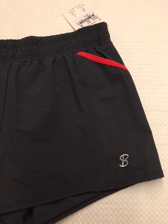 ソフィベラ　テニスウェア　グレーショートパンツ　US-Sサイズ　新品