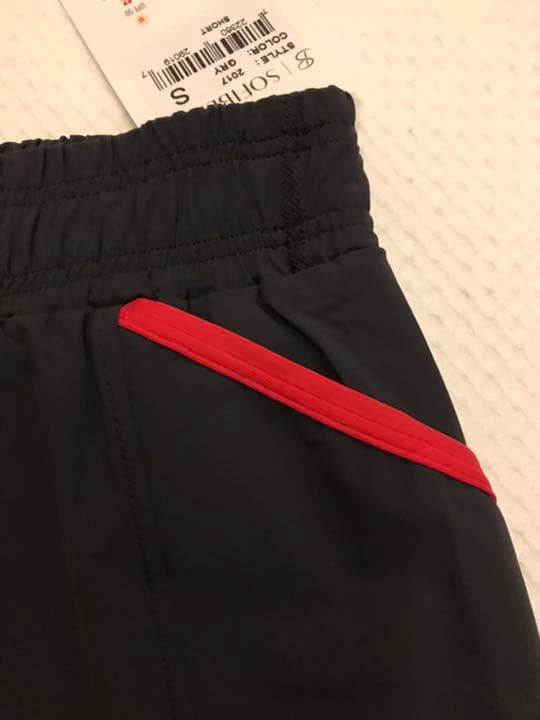 ソフィベラ　テニスウェア　グレーショートパンツ　US-Sサイズ　新品