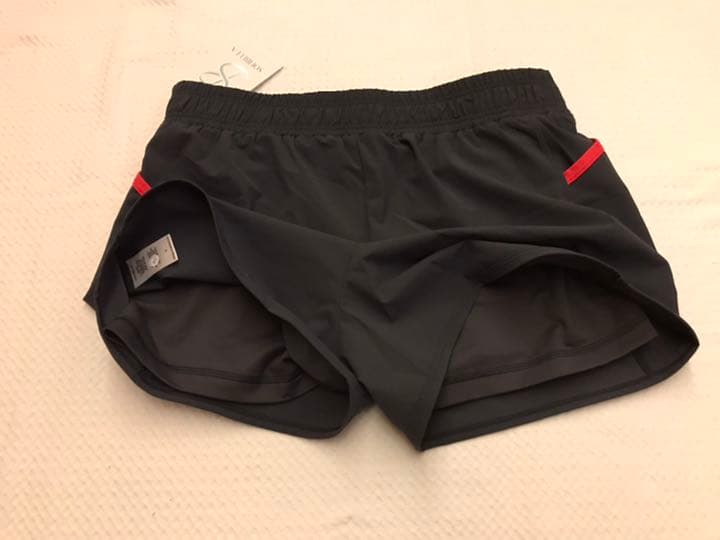 ソフィベラ　テニスウェア　グレーショートパンツ　US-Sサイズ　新品