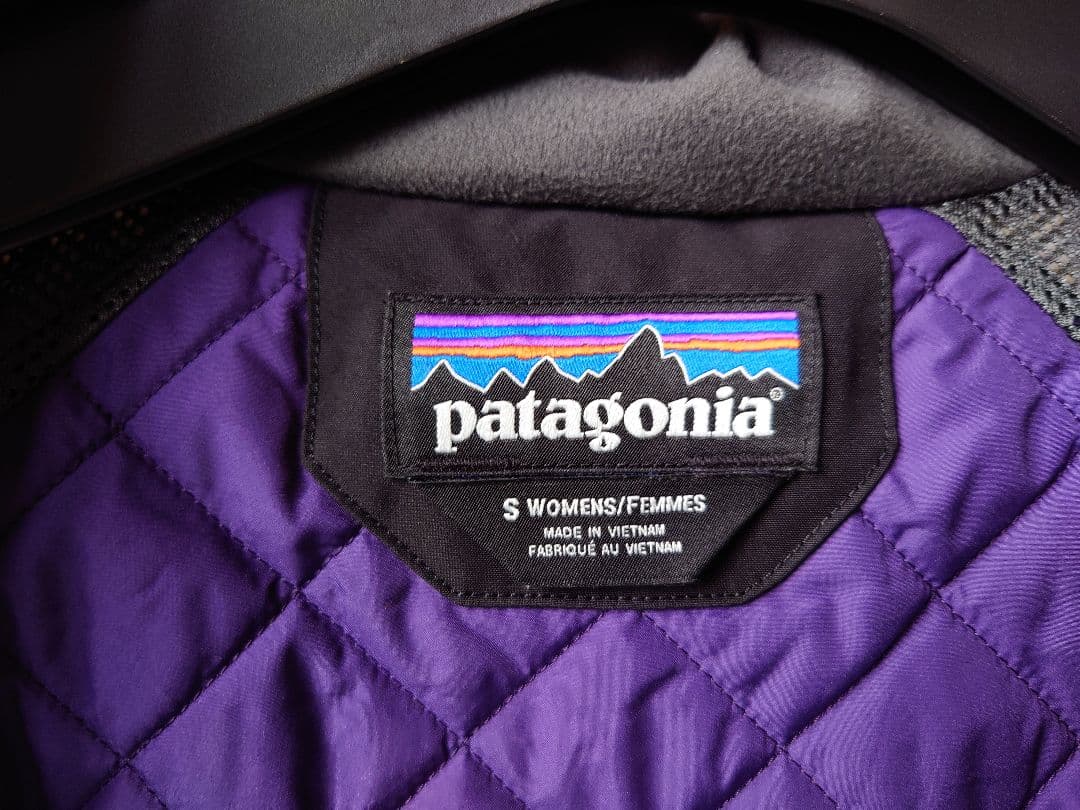 patagonia フード付きジャケットとスノーボードパンツセット