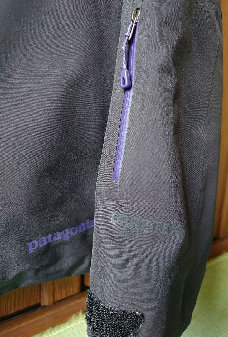 patagonia フード付きジャケットとスノーボードパンツセット