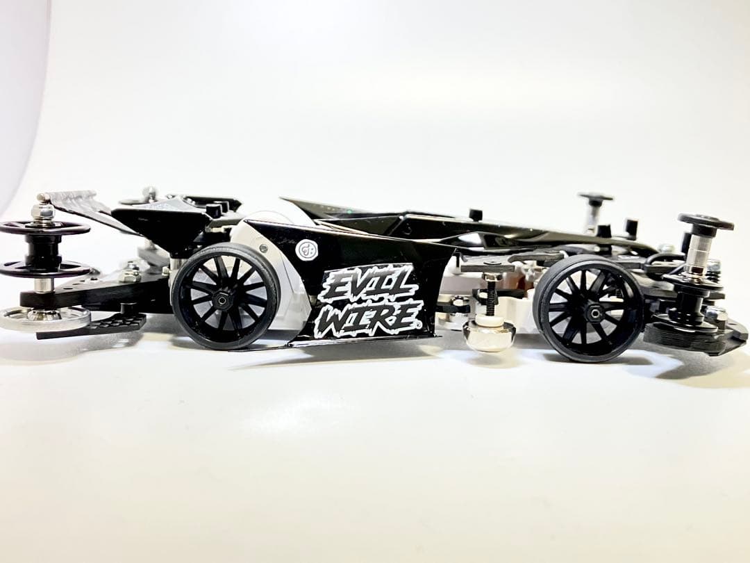 ミニ四駆完成品　シロクローモデルVZ full customネオファルコン
