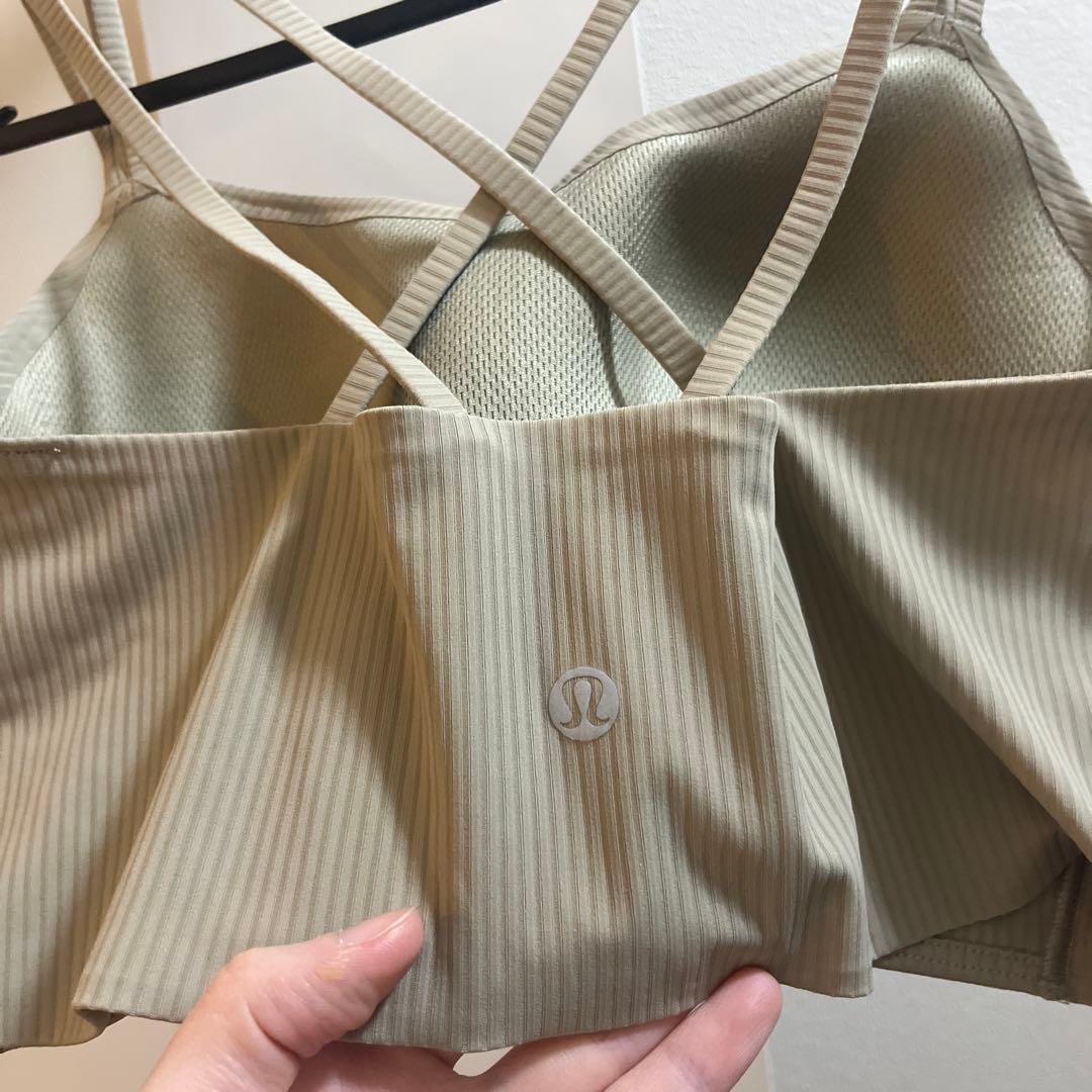 Lululemon ベージュ like a cloud ブラ