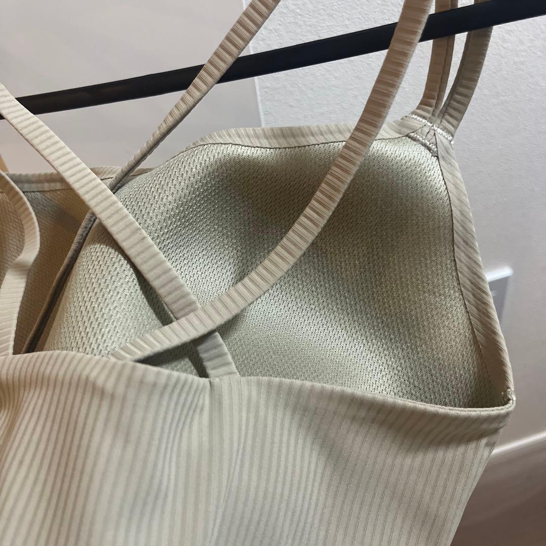 Lululemon ベージュ like a cloud ブラ