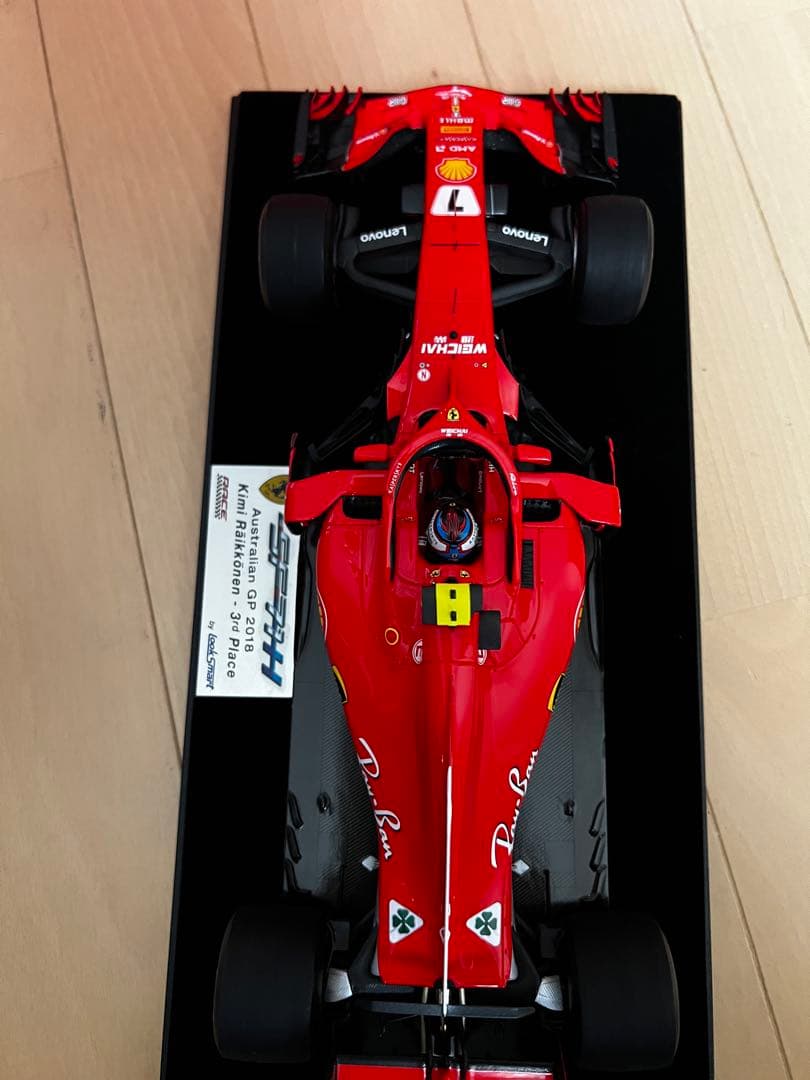 美品 1/18 ルックスマート ライコネン フェラーリ SF71-H 2018