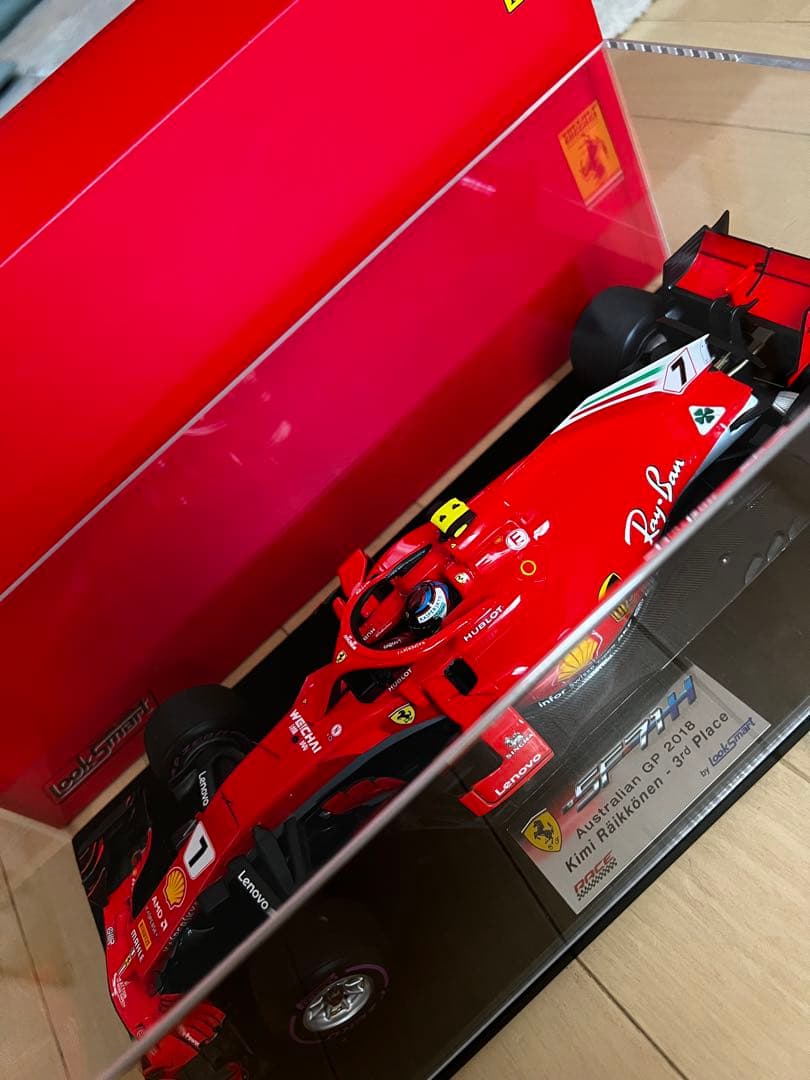 美品 1/18 ルックスマート ライコネン フェラーリ SF71-H 2018