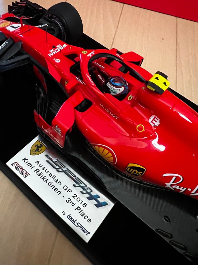 美品 1/18 ルックスマート ライコネン フェラーリ SF71-H 2018
