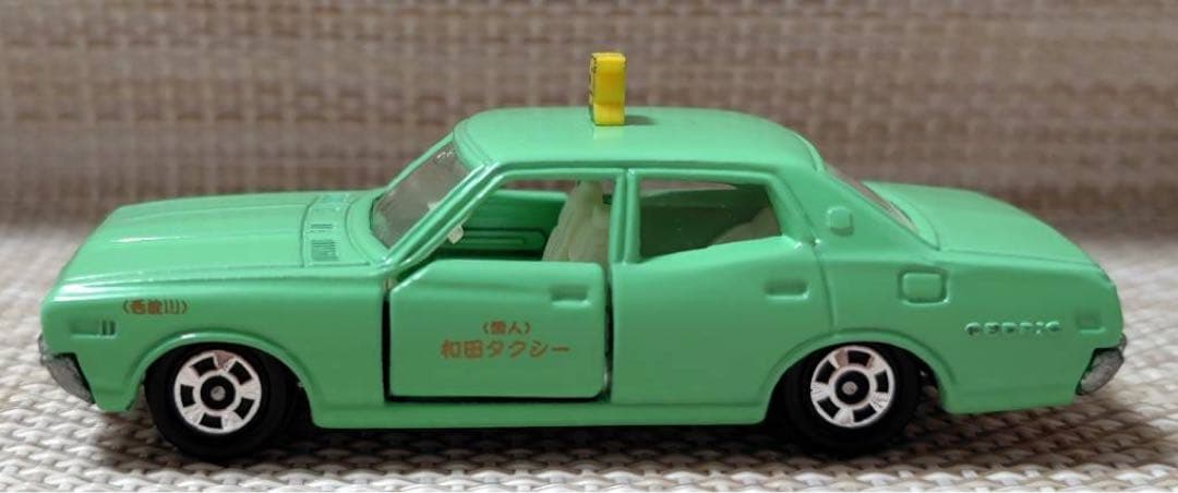 トミカ IIADO特注 日産セドリックタクシー 個人、和田タクシー