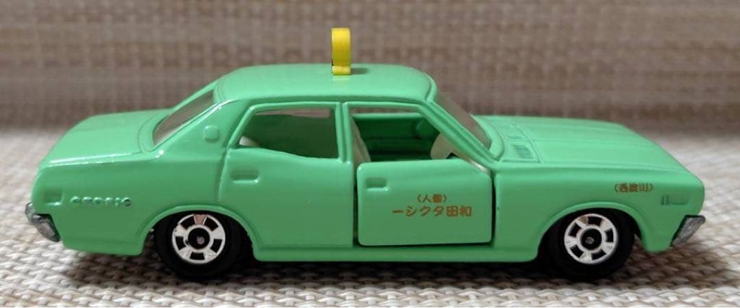 トミカ IIADO特注 日産セドリックタクシー 個人、和田タクシー