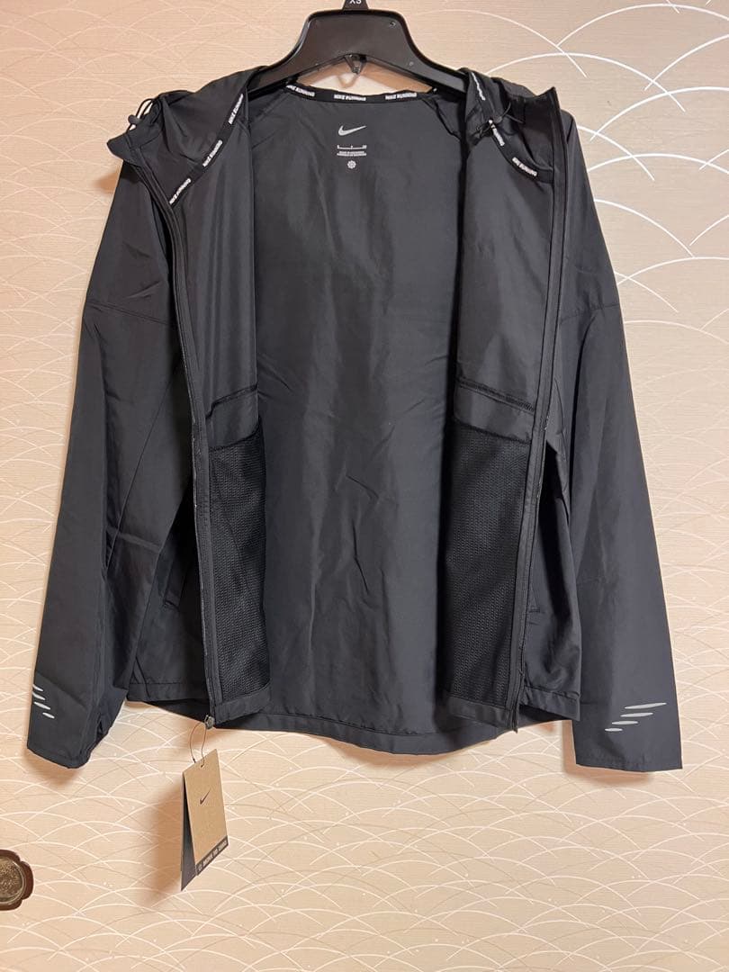 Nike ウィンドブレーカー Lサイズ 新品