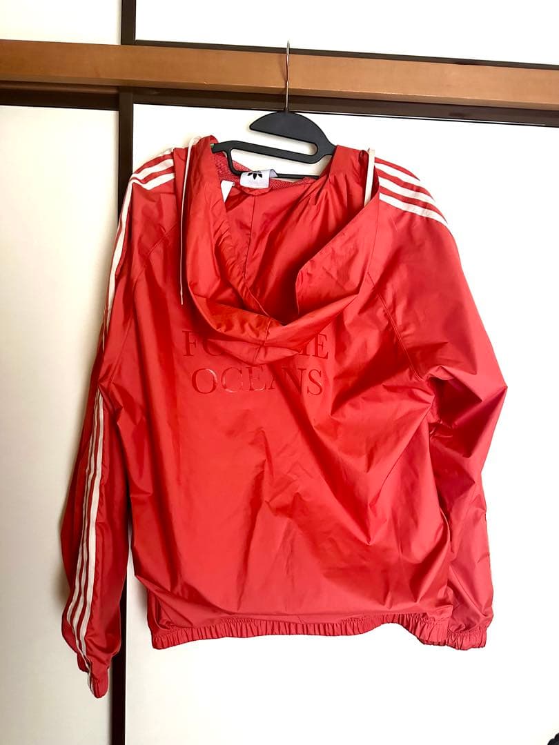 adidas グラフィックスメローライドクラブ ウインドブレーカー