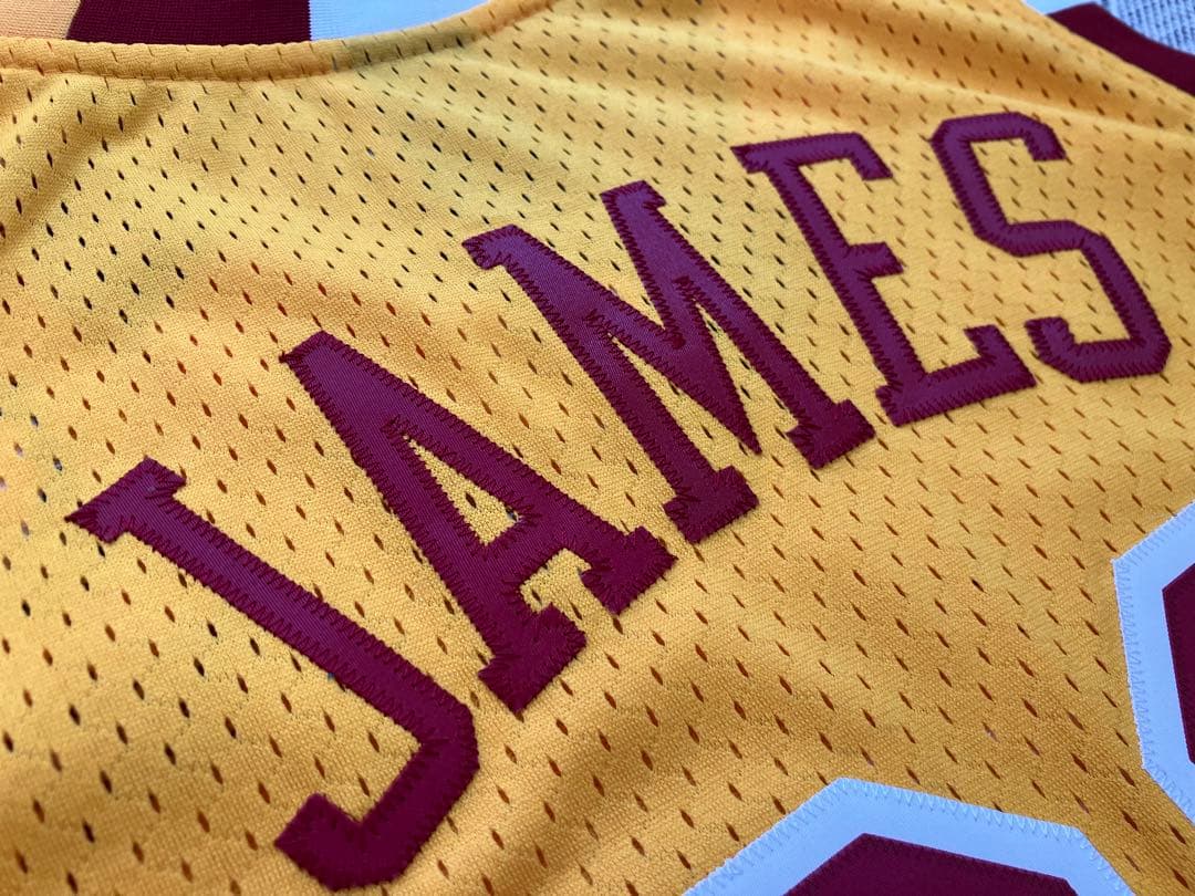 【希少】 NBA　CAVS　JAMES レブロン・ジェームズ 　ユニフォーム　Ｌ