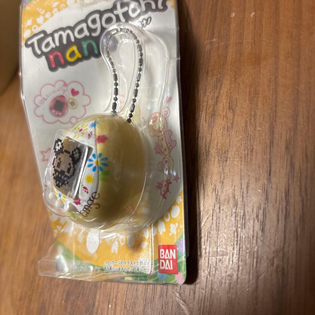 たまごっち nano パステルフラワー　2011 Tamagotchi