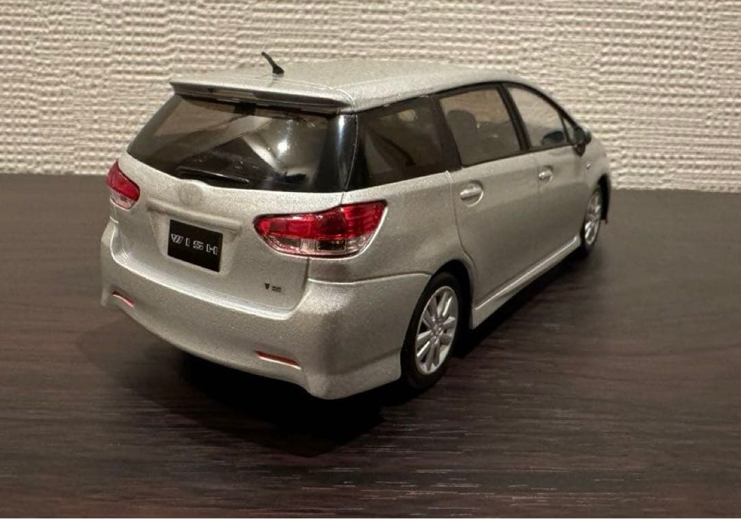 トヨタ　ウィッシュ　カラーサンプル　1/24　非売品　ミニカー