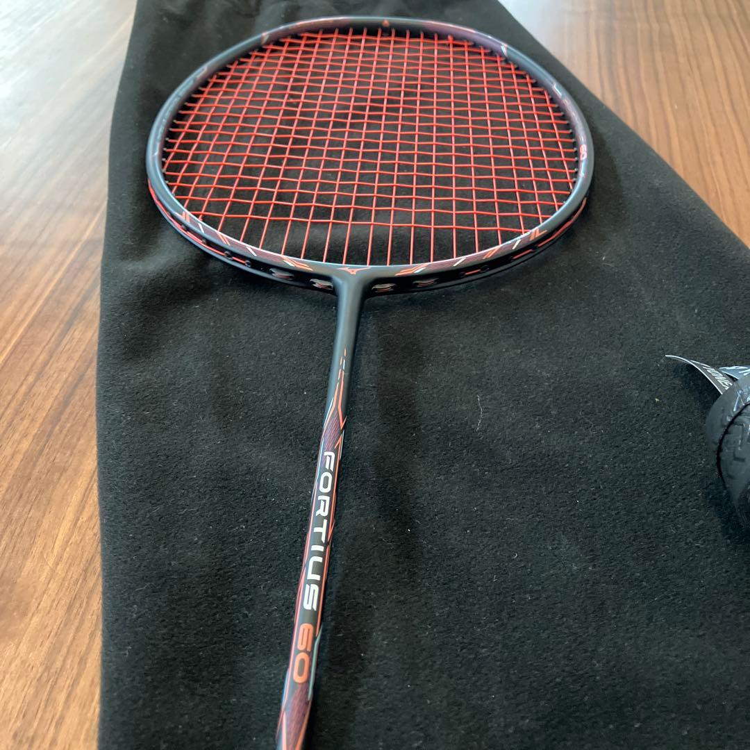 MIZUNO フォルティウス60 バドミントンラケット ケース付き