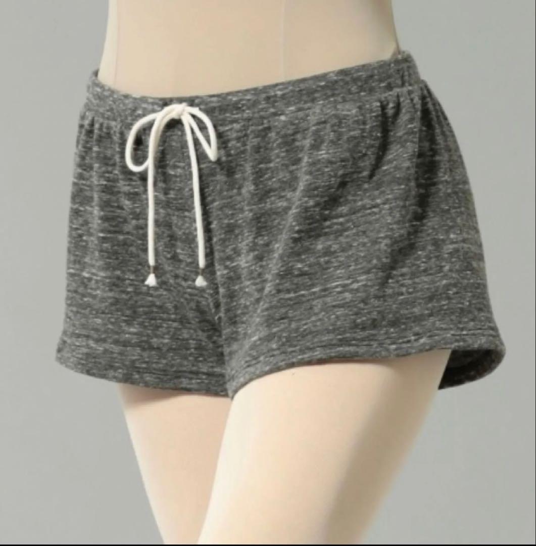 チャコット　ショートパンツ　グレー　M 新品　バレエ　ヨガ　ピラティス