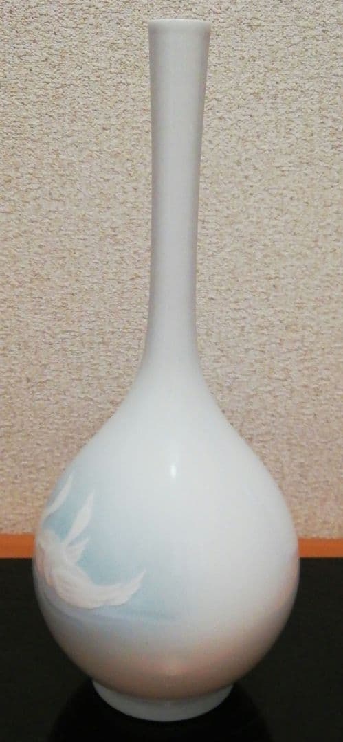 日本工芸会会員　奥川俊右衛門作　青白磁　水鳥文　花入　共箱　略歴付　花瓶