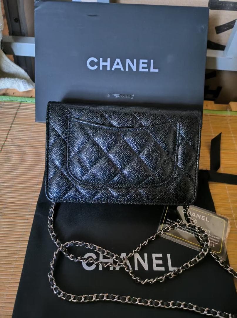 CHANEL チェーンウォレット ブラック シルバー ノベルティ