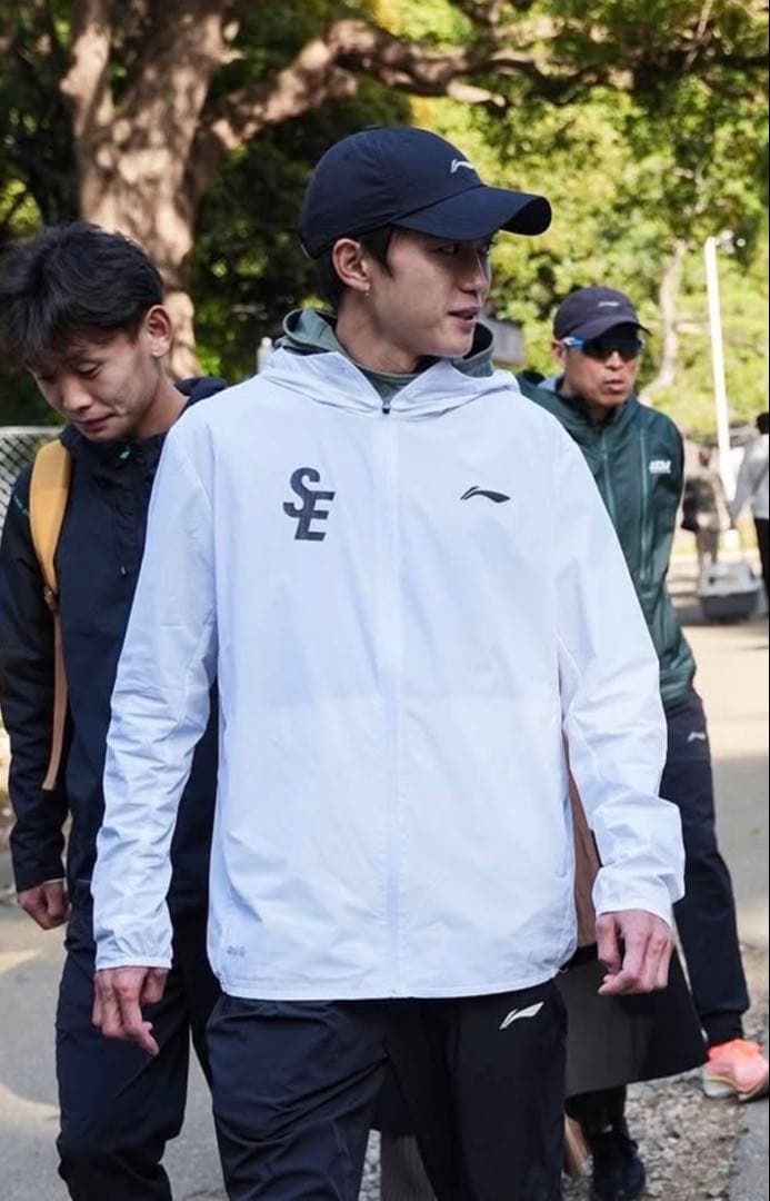 LI-NINGリーニン ランニングトップスMサイズ新品