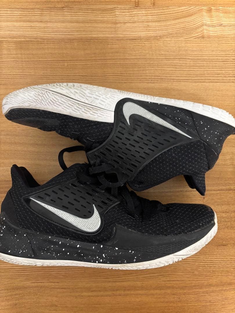 Nike カイリー low 2 ep