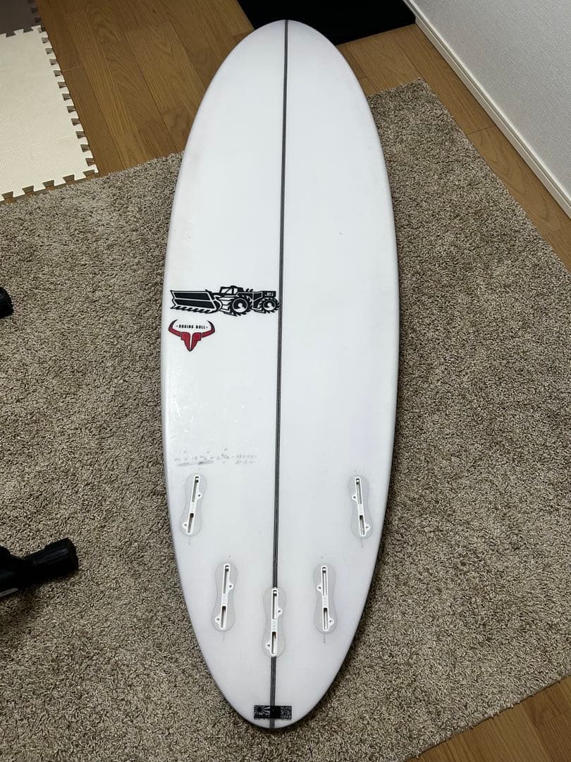 美品　JS レイジングブル5'11 31.3L