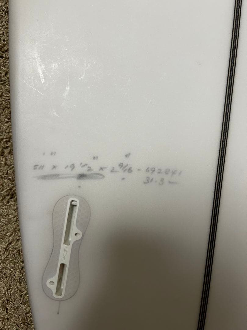 美品　JS レイジングブル5'11 31.3L
