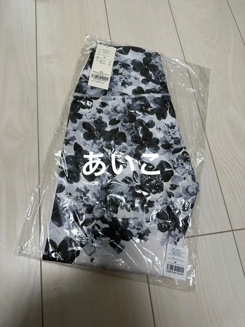 新品未使用❤️LAVA❤️【SUKALA】フルオブフラワーパネルレギンス❤️モノトーン