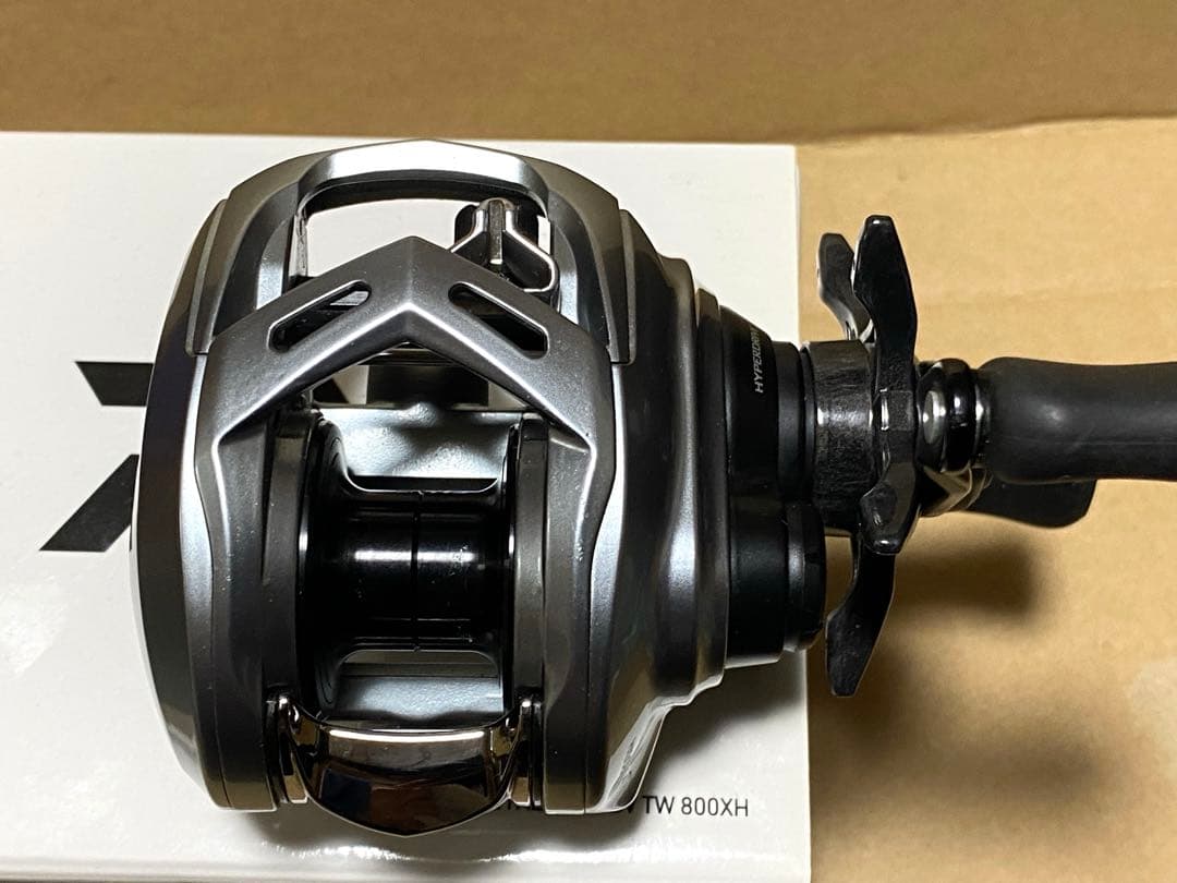 最終値下げ‼️美品‼️機関良好‼️ダイワ21アルファス SVTW800XH 右ハンドル