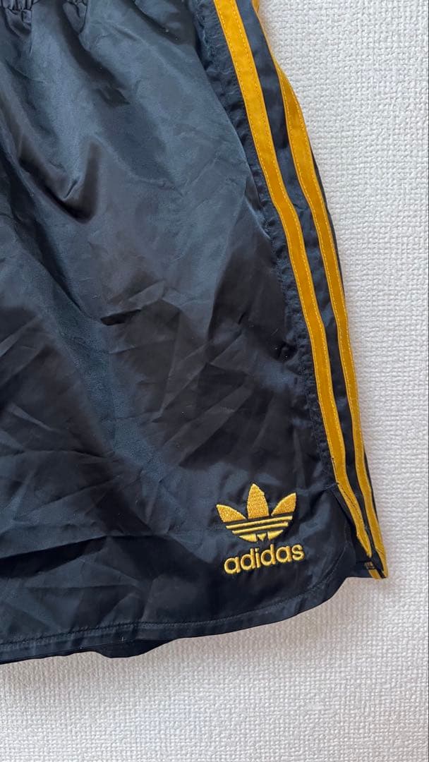 adidas JEREMY SCOTT 3本ライン ショーツ Mサイズ 黒/金
