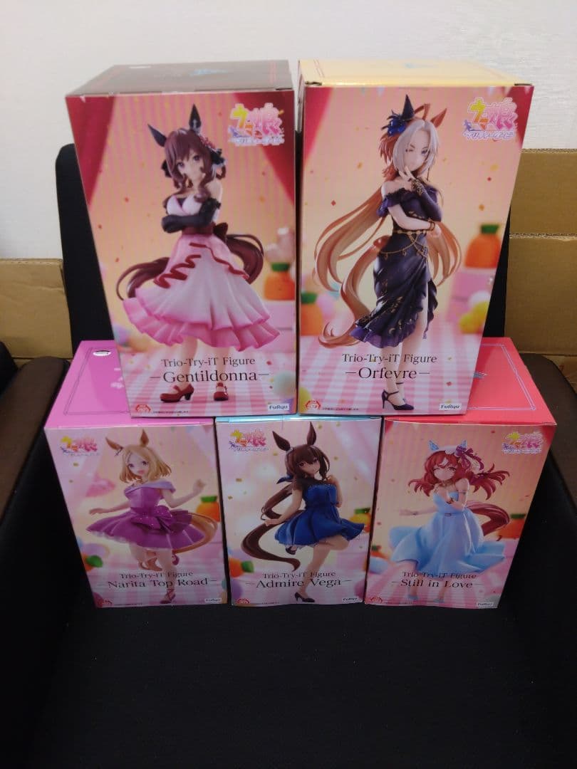 ウマ娘 トリオトライト　ラウンドワン限定5種＋カレンチャン＋アストンマーチャン